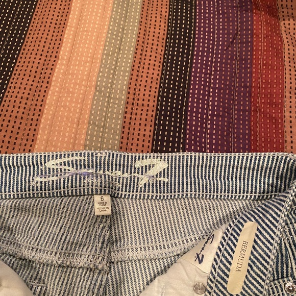 Bermuda length pinstripe shorts - Picture 2 of 4